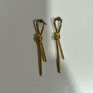Good knot earrings